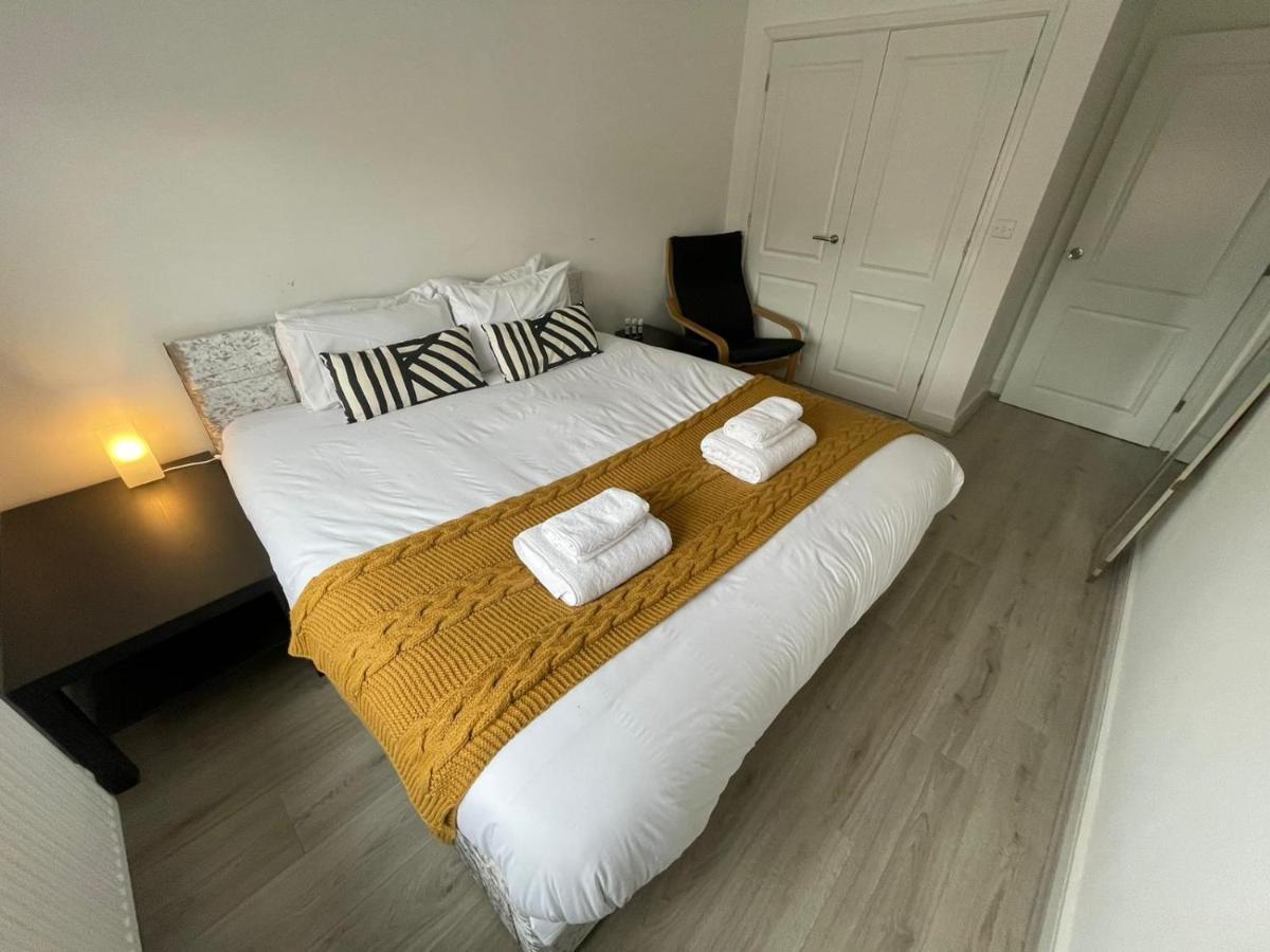 Large Spacious Room With Massive Bed And Free Wifi Manchester Exterior foto